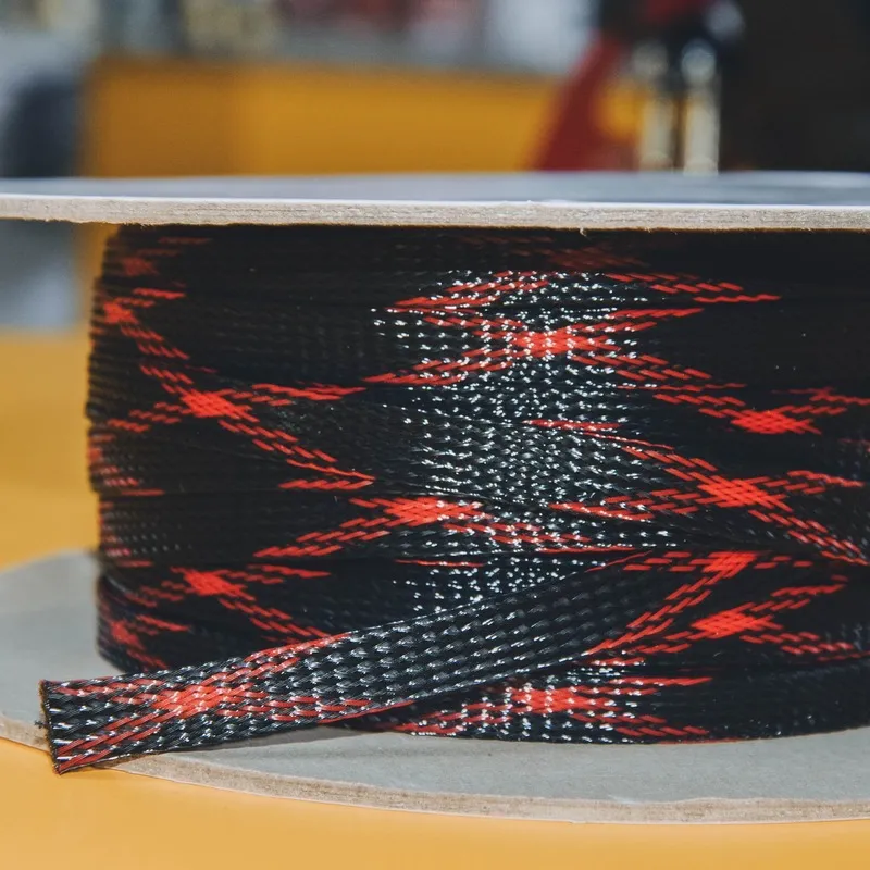 Защитная кабельная оплетка Global Audio PCB-12BR черно-красная (1б-50м) (1м)